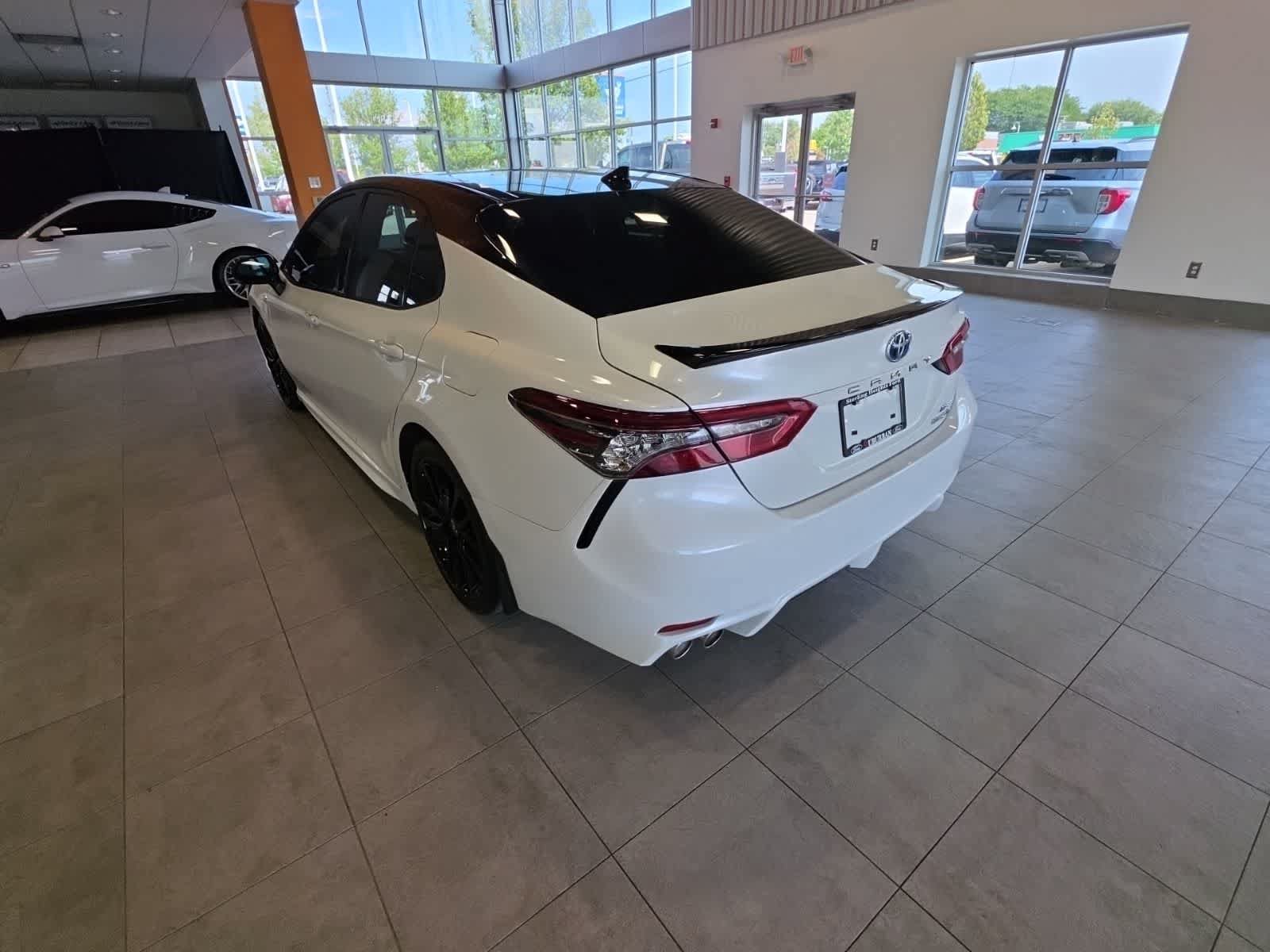 Used 2021 Toyota Camry XSE FWD image 11