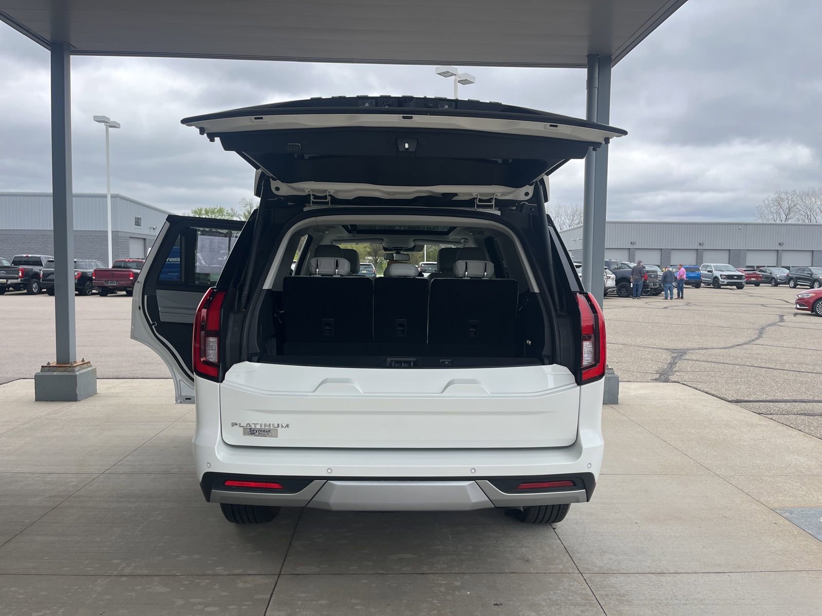 Certified 2025 Ford Expedition Platinum w/ Platinum Ultimate Package AWD/4WD image 14