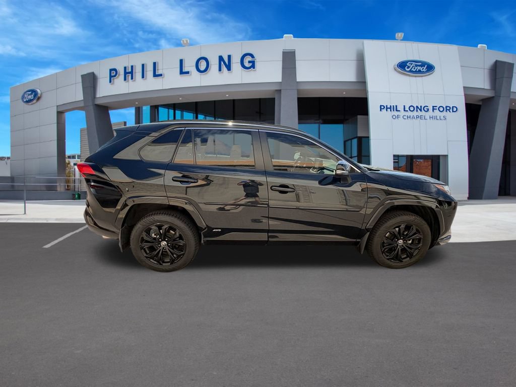 Used 2022 Toyota RAV4 SE w/ Convenience Package AWD/4WD image 8
