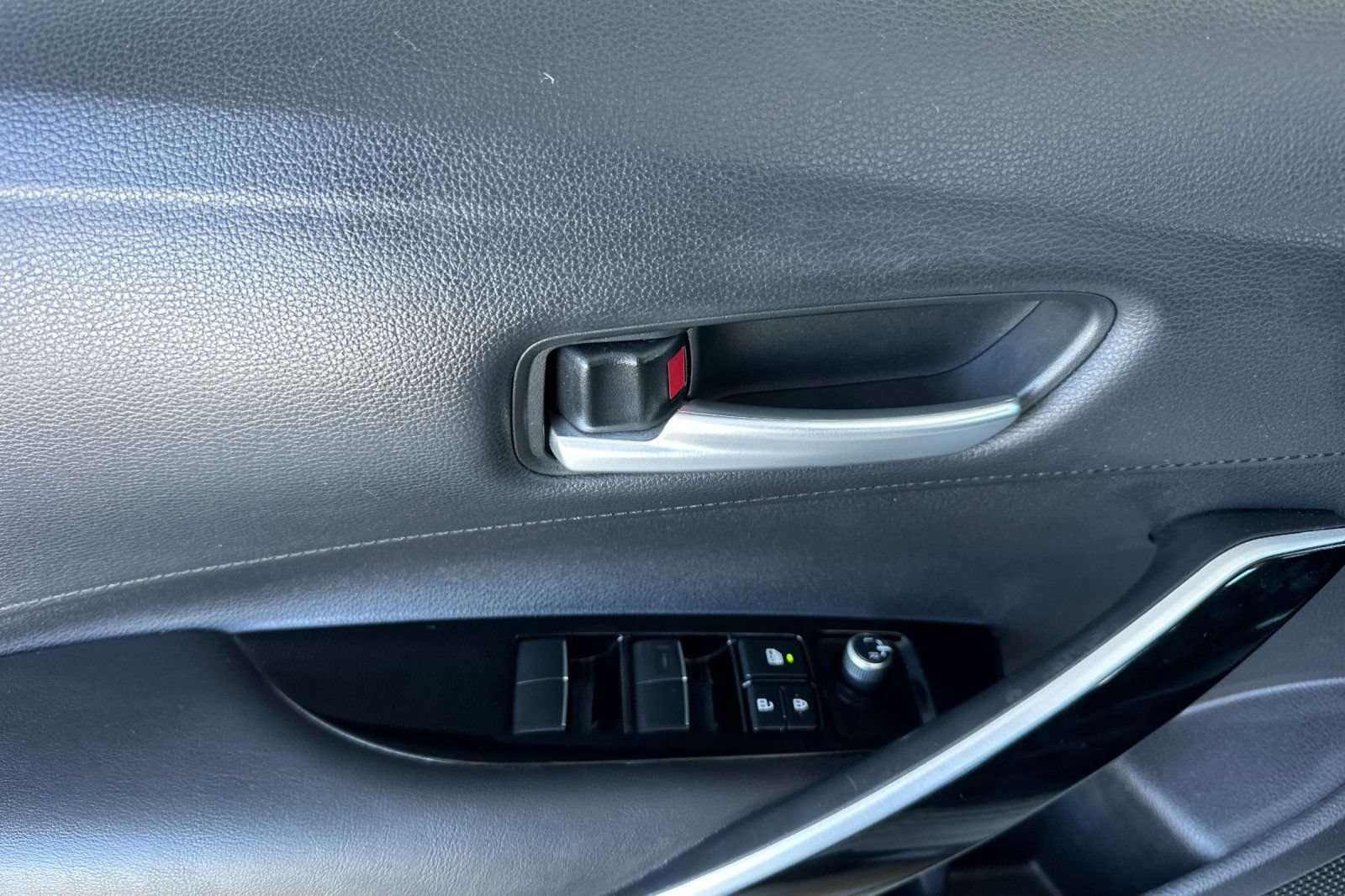 Used 2020 Toyota Corolla XSE w/ Carpet Mat Package (TMS) FWD image 14