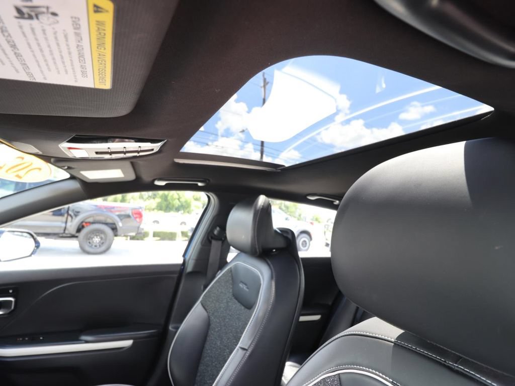 Used 2025 Kia K4 GT-Line w/ GT-Line Sunroof Package FWD image 4
