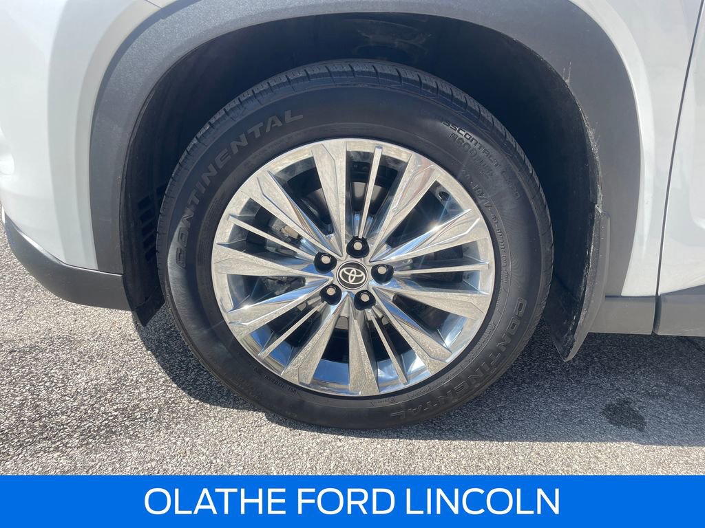 Used 2025 Toyota Grand Highlander AWD image 30