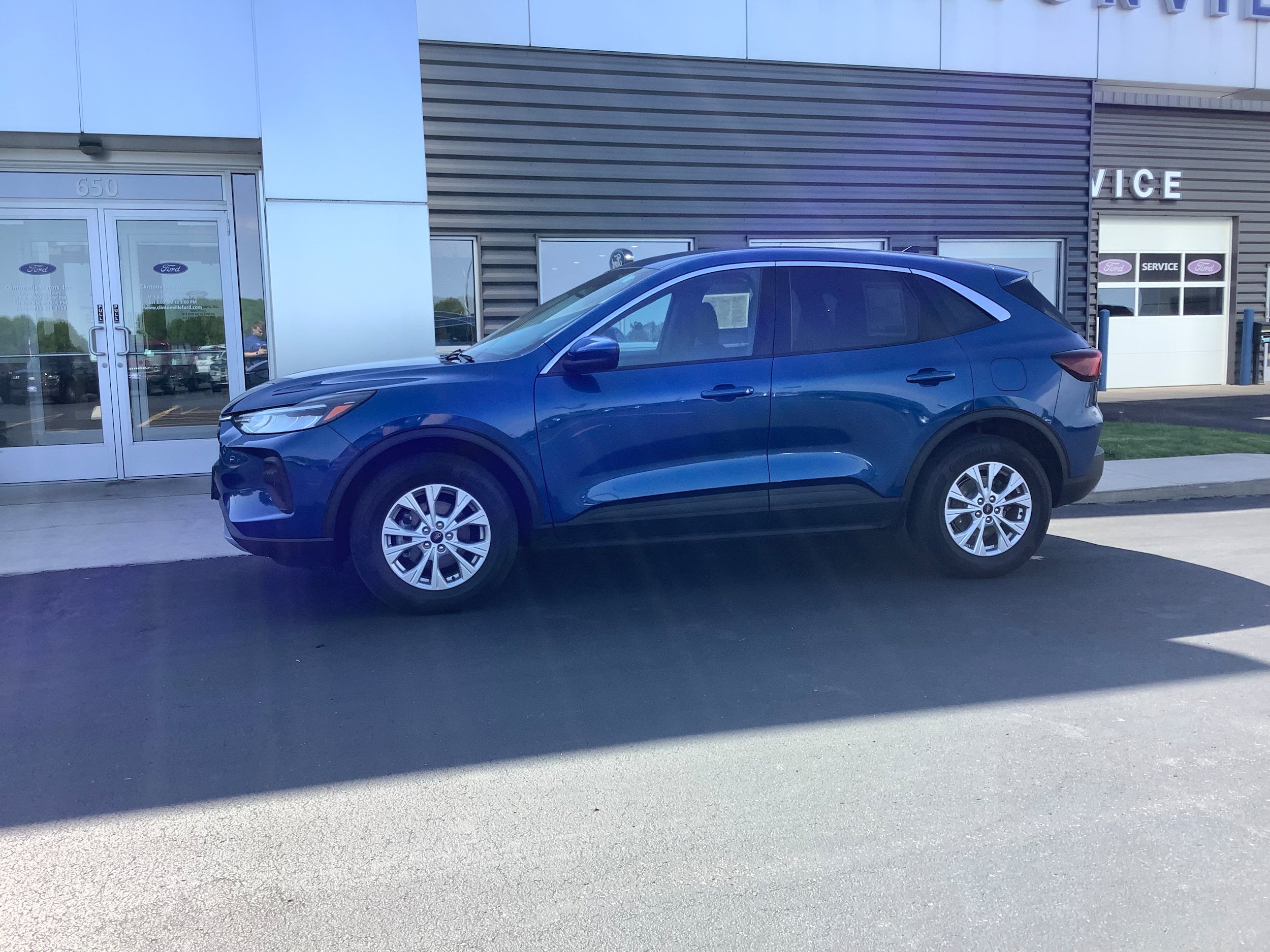 Certified 2023 Ford Escape Active w/ Tech Pack #2 AWD/4WD image 2
