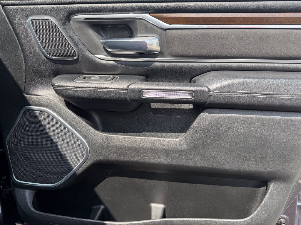 Used 2021 RAM 1500 Laramie AWD/4WD image 19