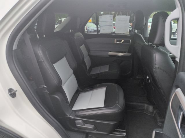 Certified 2023 Ford Explorer XLT w/ Equipment Group 202A AWD/4WD image 18