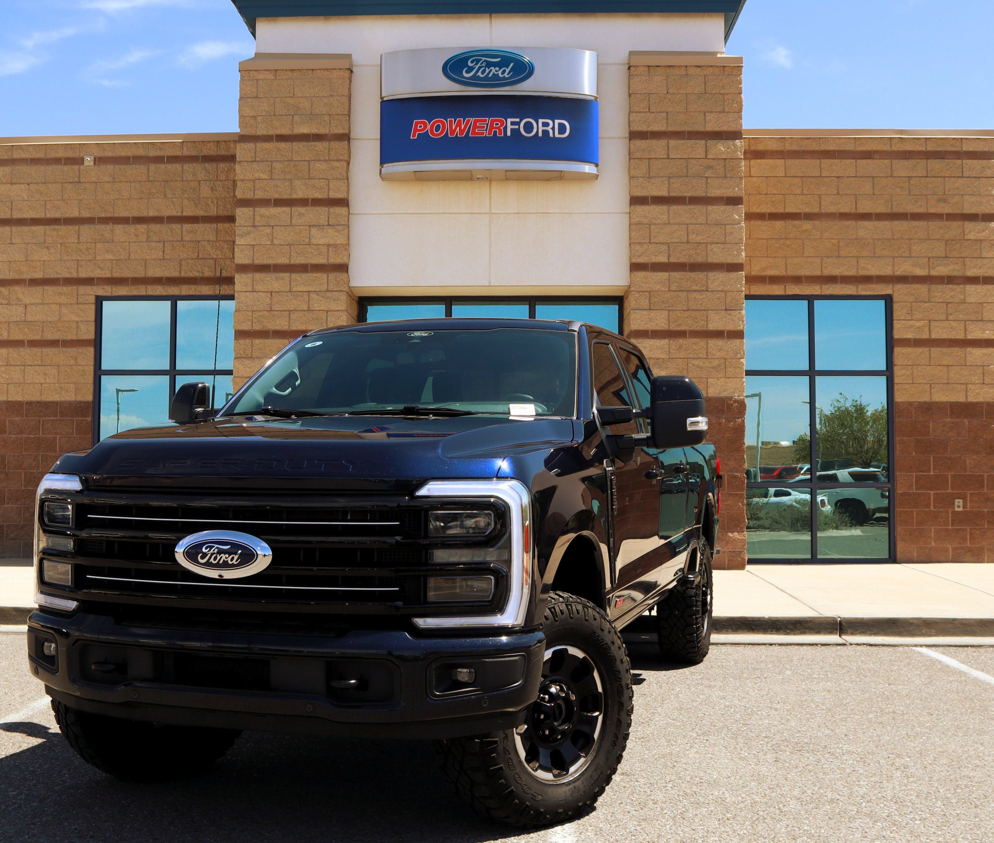 Certified 2025 Ford F250 Platinum w/ Tremor Off-Road Package AWD/4WD image 2