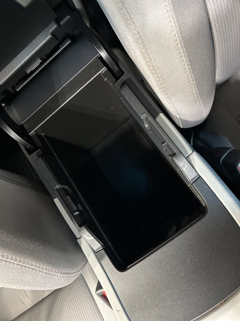 Used 2022 Toyota Venza LE image 22