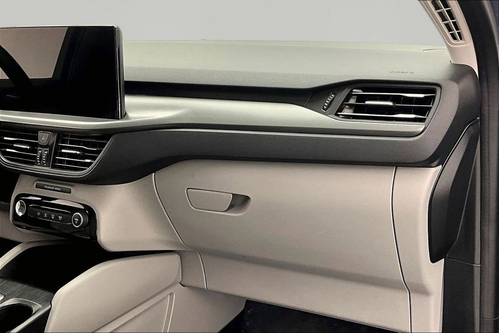 Certified 2024 Ford Escape SE FWD image 17