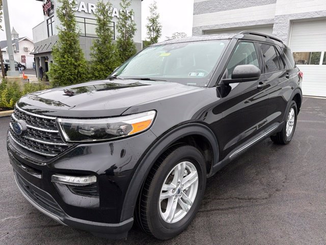Certified 2024 Ford Explorer XLT w/ Equipment Group 202A AWD/4WD image 2