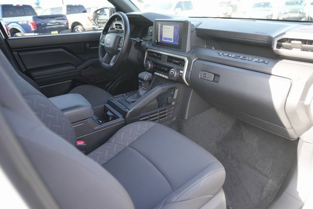 Used 2025 Toyota Tacoma SR image 17