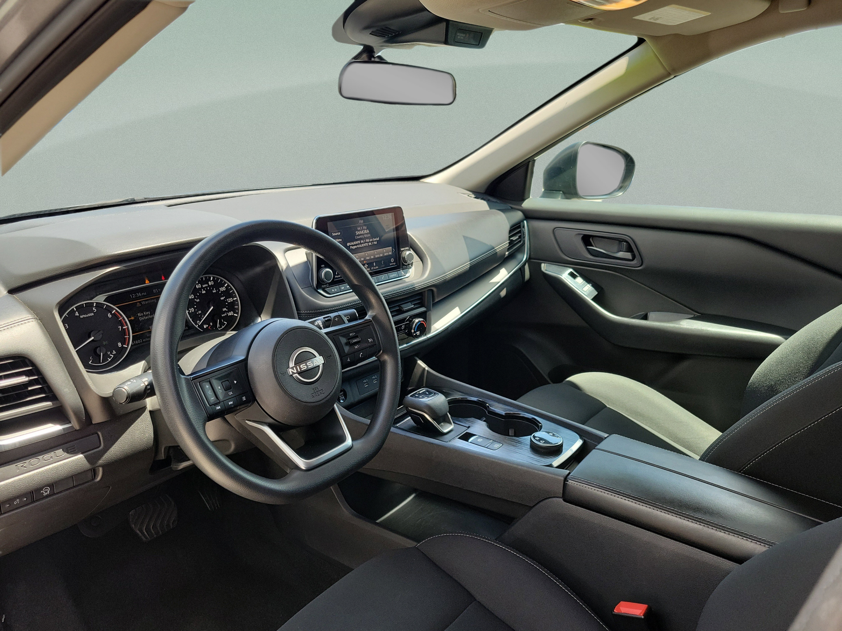 Used 2024 Nissan Rogue S AWD/4WD image 16