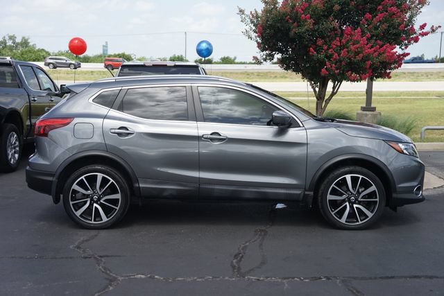 Used 2018 Nissan Rogue Sport SL w/ SL Premium Package FWD image 5