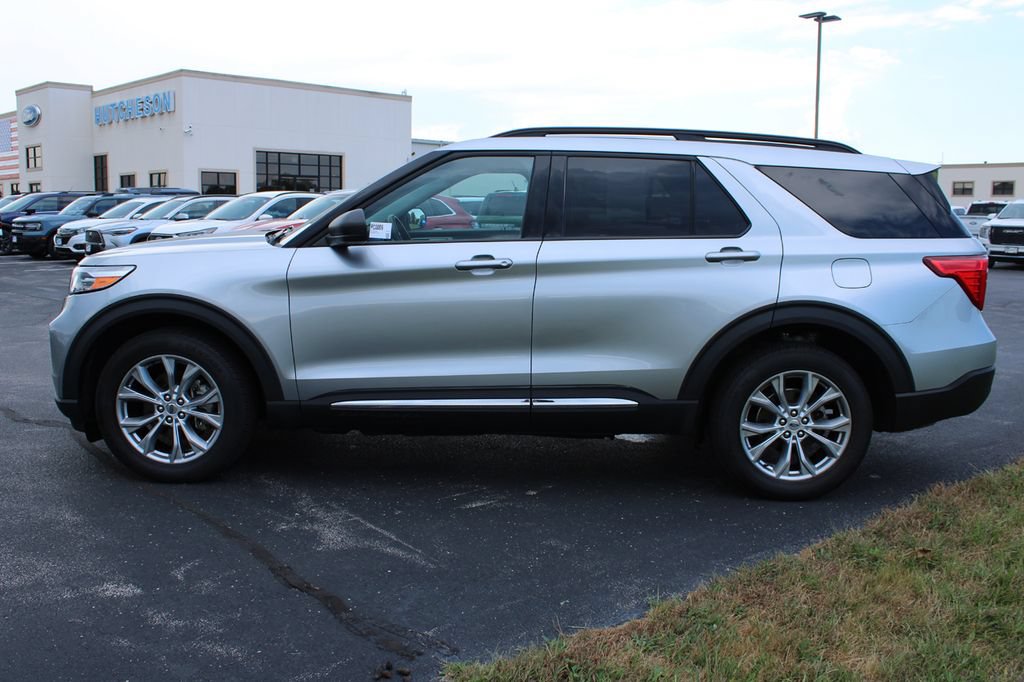 Certified 2024 Ford Explorer XLT w/ Equipment Group 202A AWD/4WD image 5