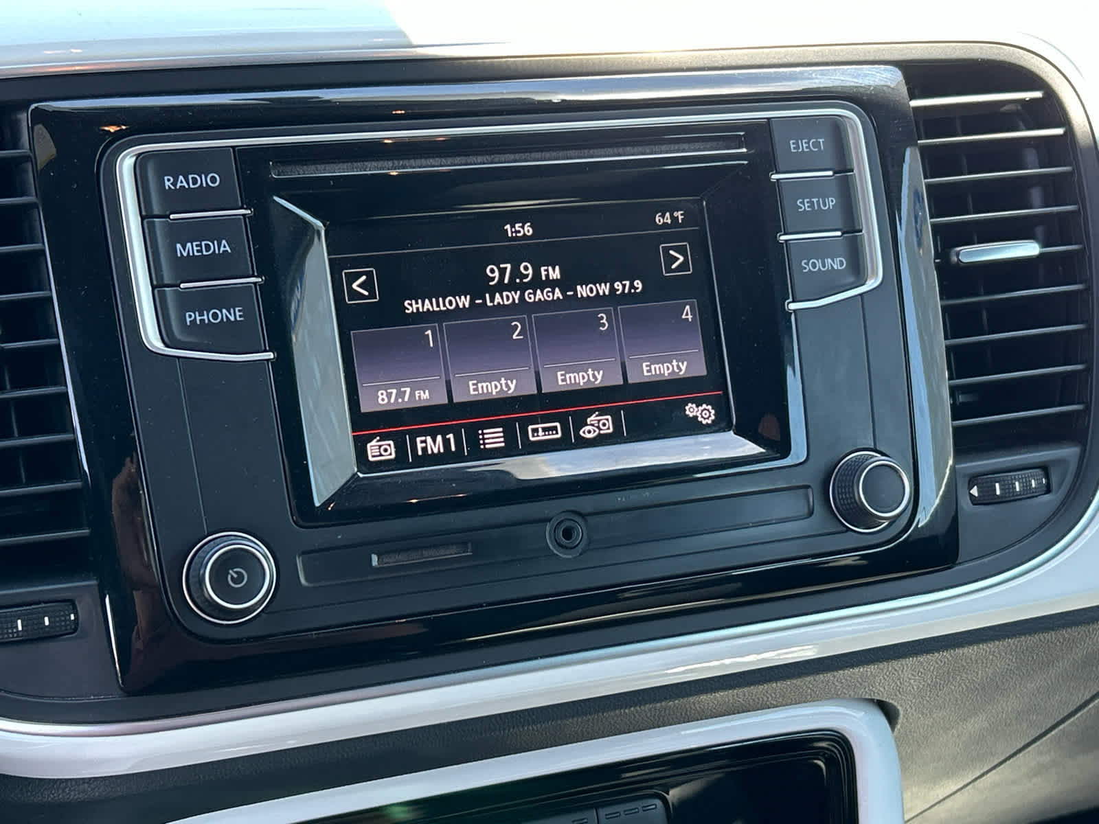 Used 2018 Volkswagen Beetle 2.0T S image 27