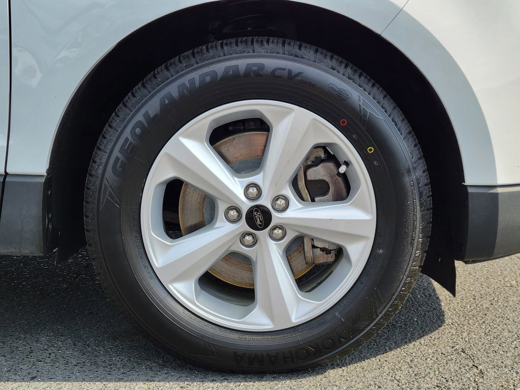 Certified 2024 Ford Edge SE image 11