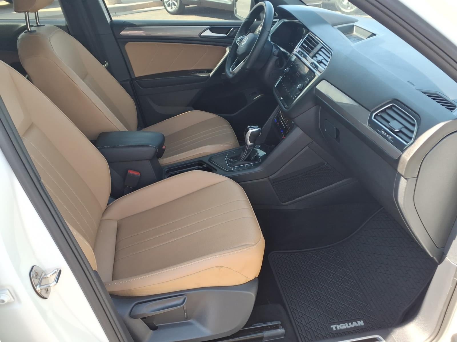 Used 2024 Volkswagen Tiguan SE R-Line FWD image 11