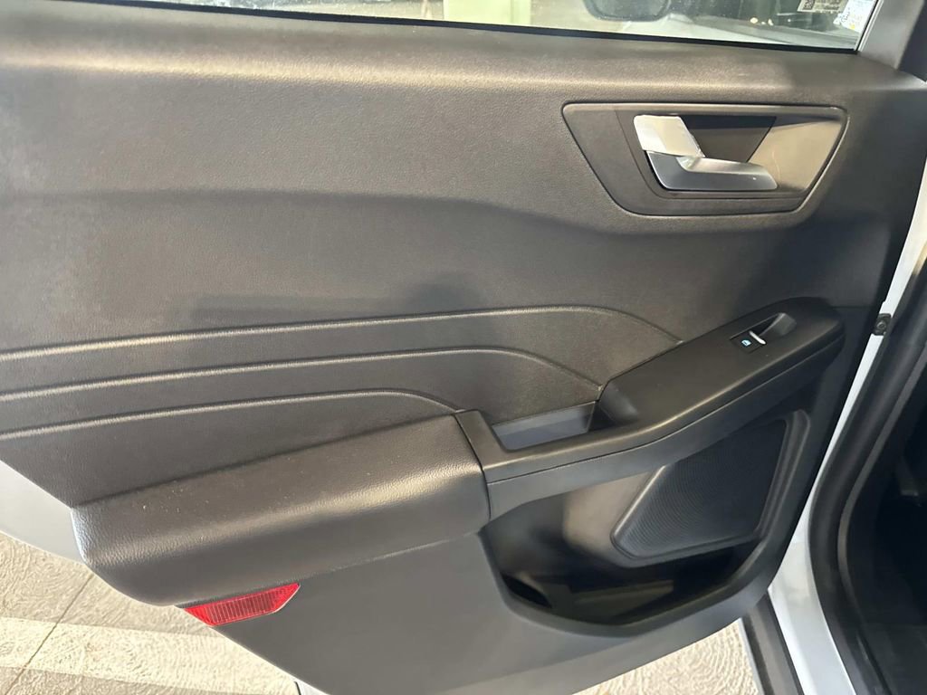 Certified 2025 Ford Escape ST-Line image 11