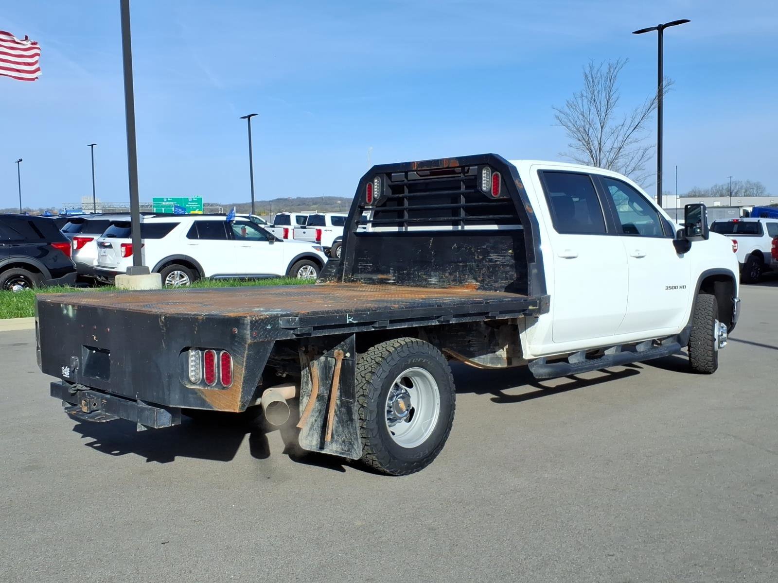 Used 2024 Chevrolet Silverado 3500 LT w/ Convenience Package image 4