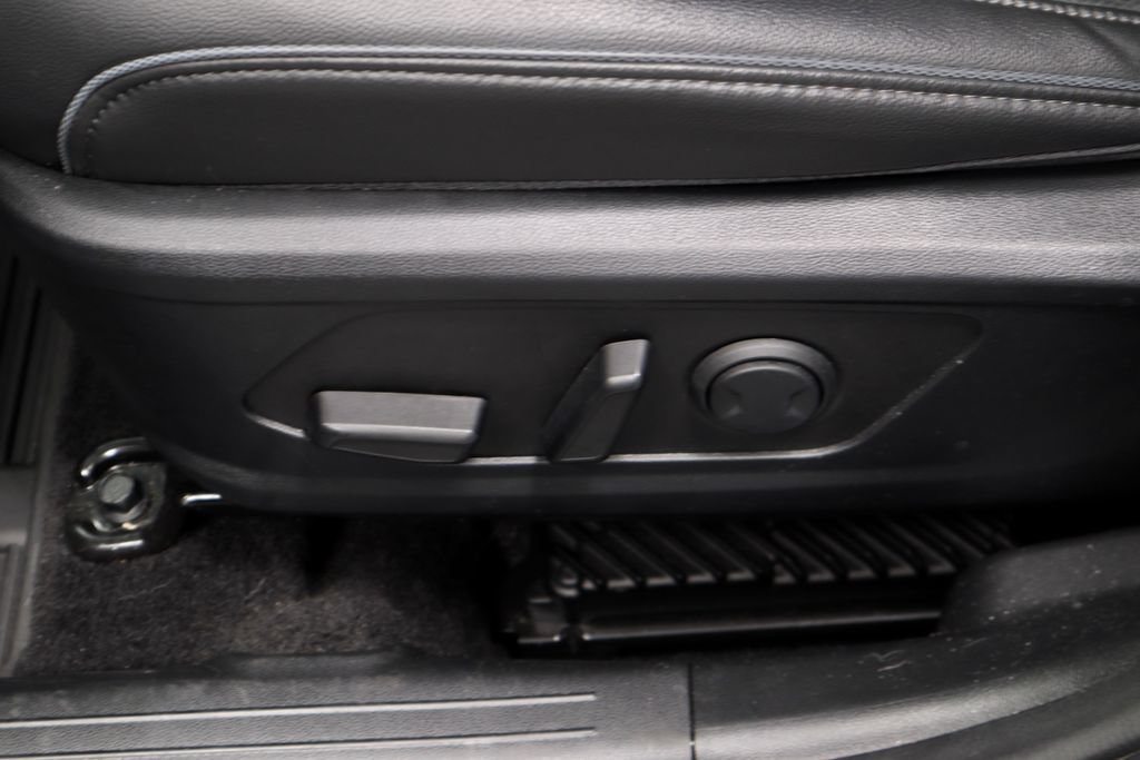 Used 2025 Hyundai Tucson Limited AWD/4WD image 26