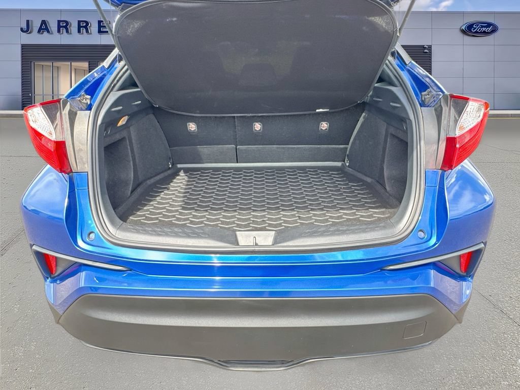 Used 2019 Toyota C-HR XLE FWD image 25