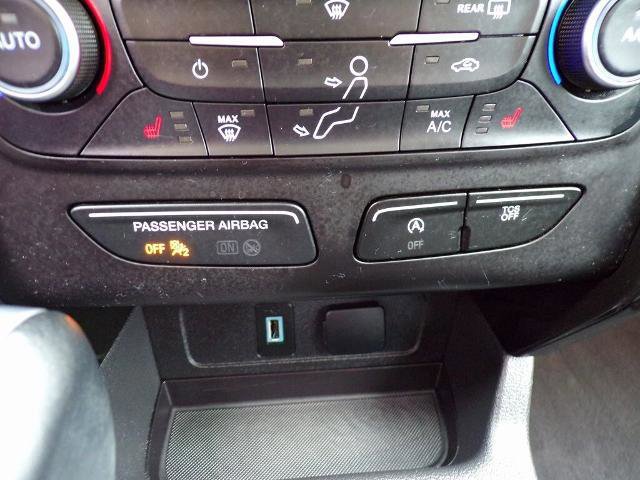 Certified 2018 Ford Escape SE w/ SE Sport Appearance Package image 21