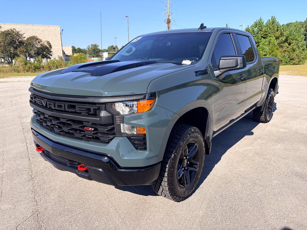 Used 2026 Chevrolet Silverado 1500 Custom Trail Boss w/ LPO, Dark Essentials Package AWD/4WD image 5