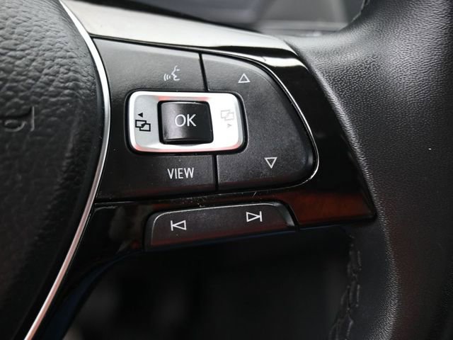 Used 2020 Volkswagen Tiguan SE w/ Panoramic Sunroof Package image 16