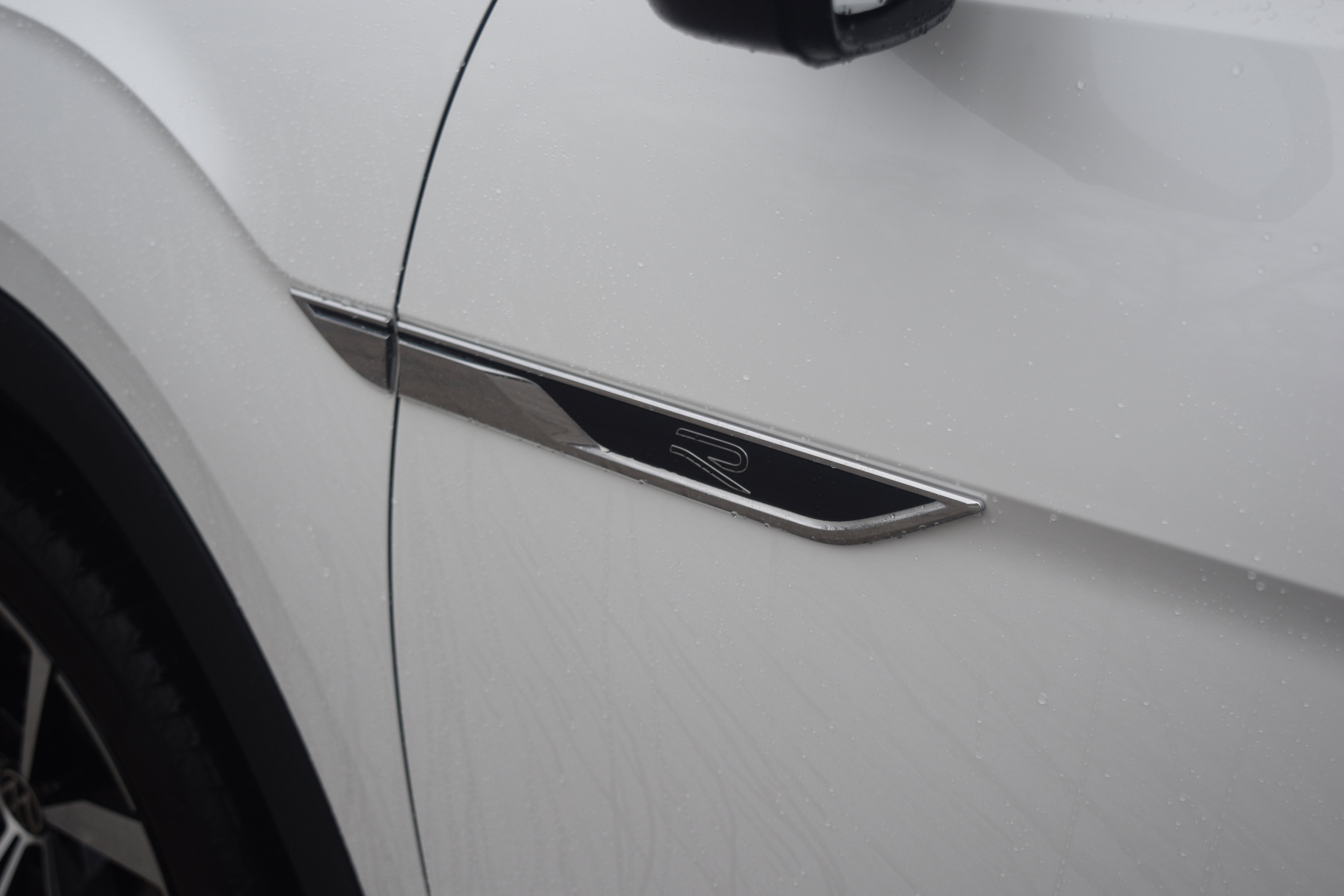 Used 2024 Volkswagen Atlas SEL Premium R-Line image 30