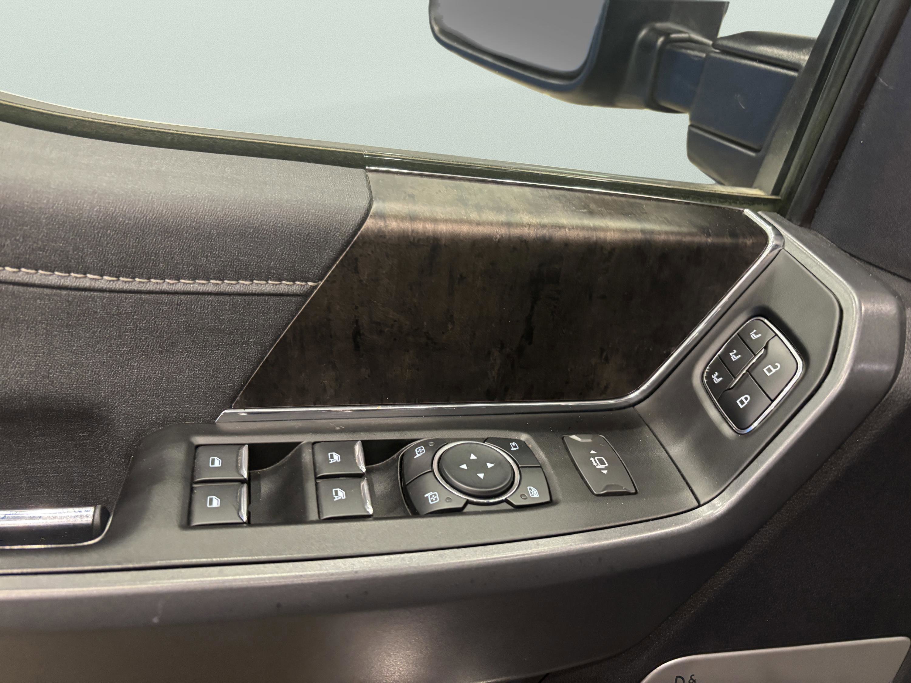 Certified 2023 Ford F350 Lariat w/ Chrome Package image 10