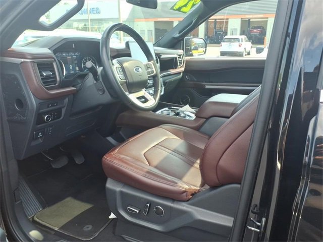 Certified 2024 Ford Expedition Limited image 13
