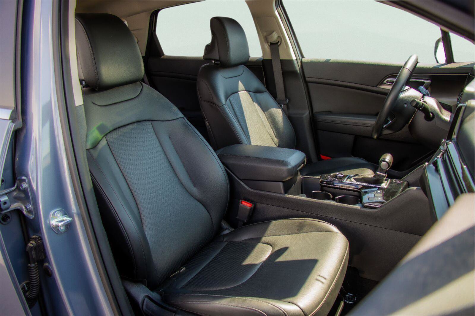 Used 2025 Kia Sportage EX FWD image 7