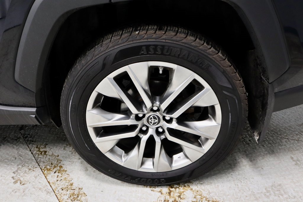 Used 2019 Toyota RAV4 Limited w/ Advanced Technology Package image 20