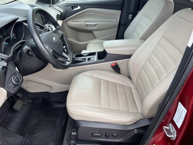 Certified 2019 Ford Escape Titanium w/ U0J03 - Titanium Tow Package FWD image 19