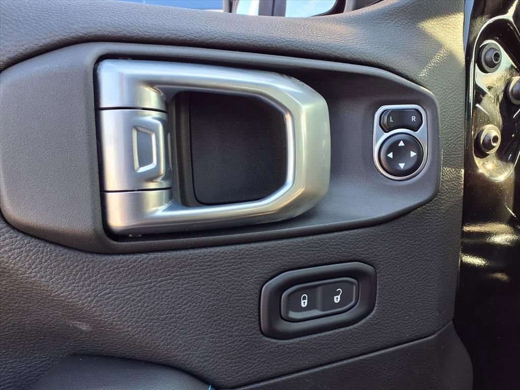 Used 2024 Jeep Wrangler Unlimited Rubicon 4xe image 12