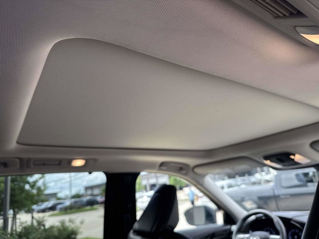 Used 2024 INFINITI QX60 Luxe FWD image 11
