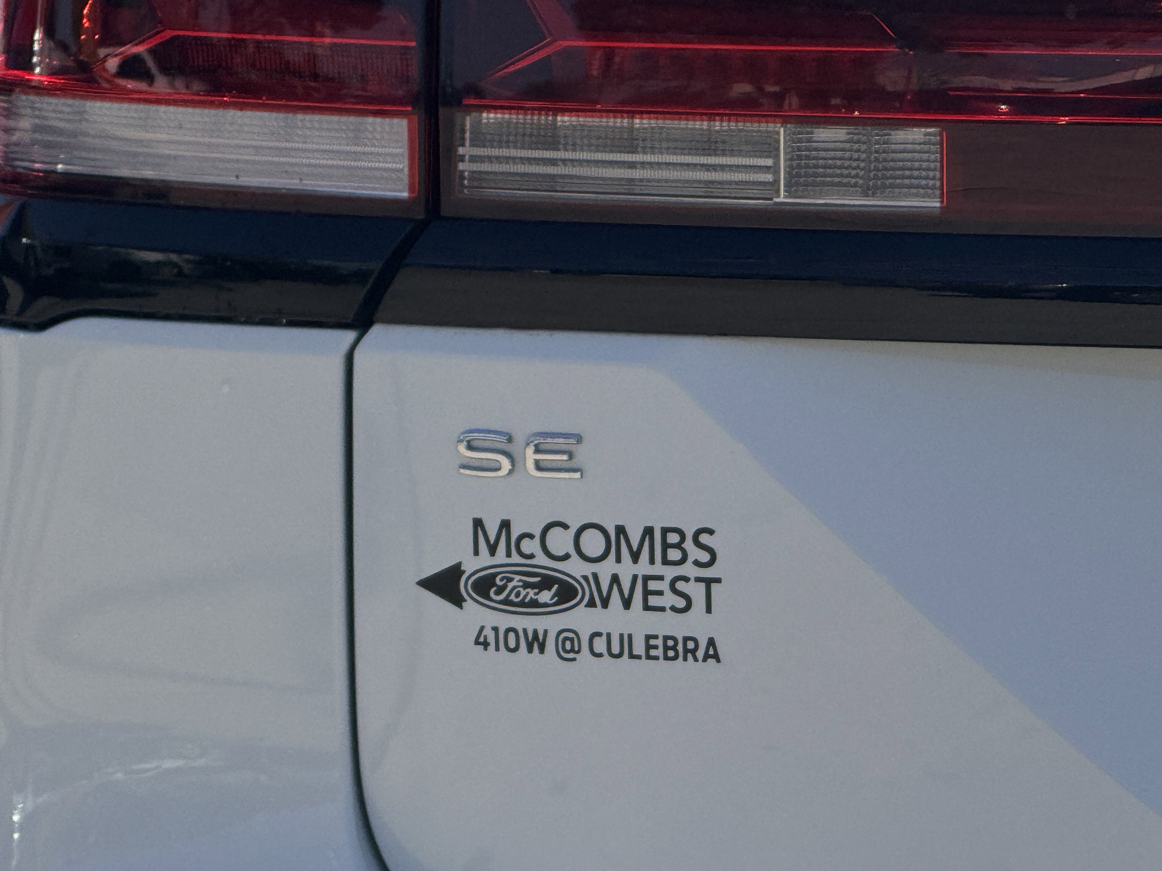 Used 2024 Volkswagen Atlas Peak Edition SE image 9