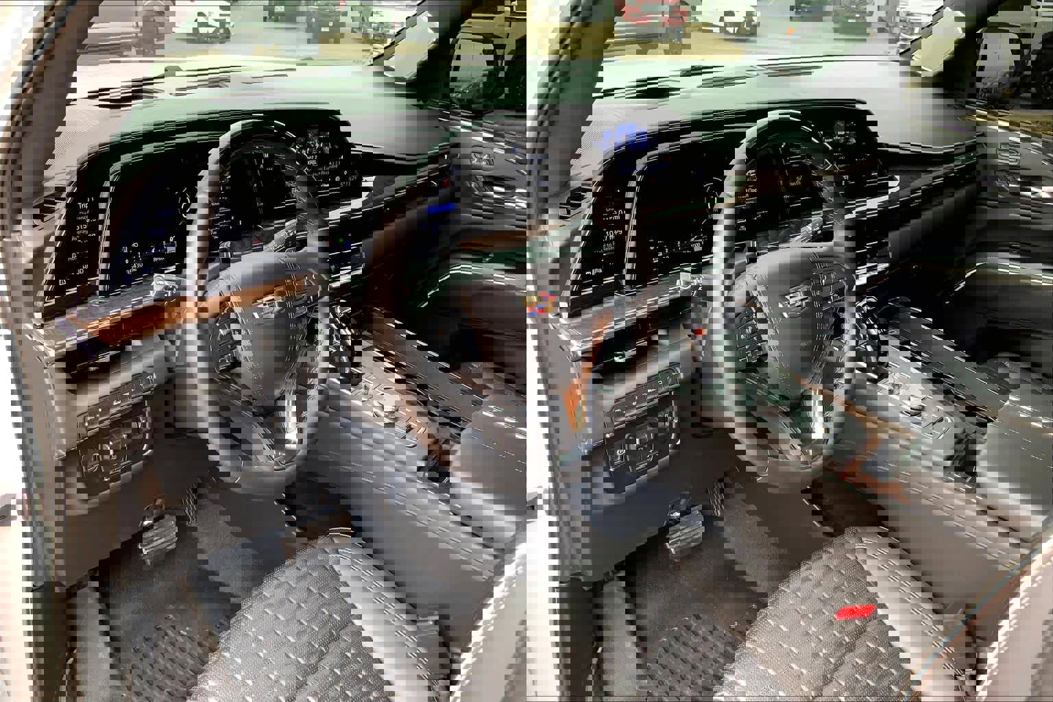 Used 2022 Cadillac Escalade Sport Platinum image 17