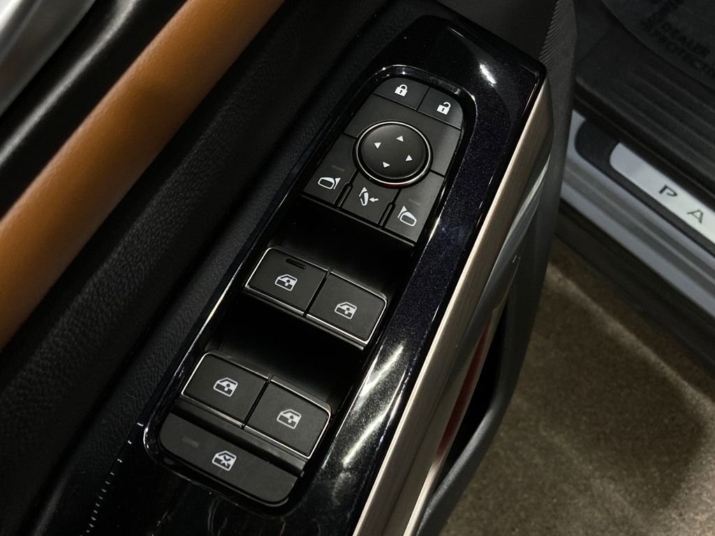 Used 2022 Nissan Pathfinder Platinum w/ Cargo Package image 24