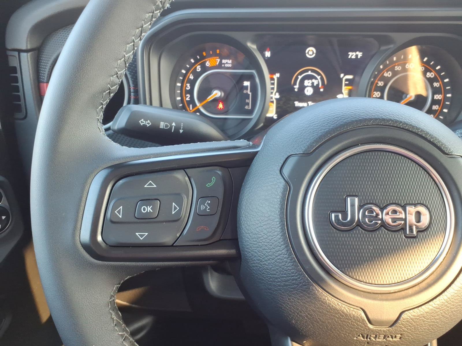 Used 2026 Jeep Wrangler Unlimited Rubicon AWD/4WD image 16