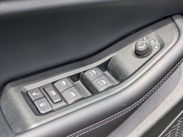 Used 2024 Jeep Grand Cherokee Altitude AWD/4WD image 11