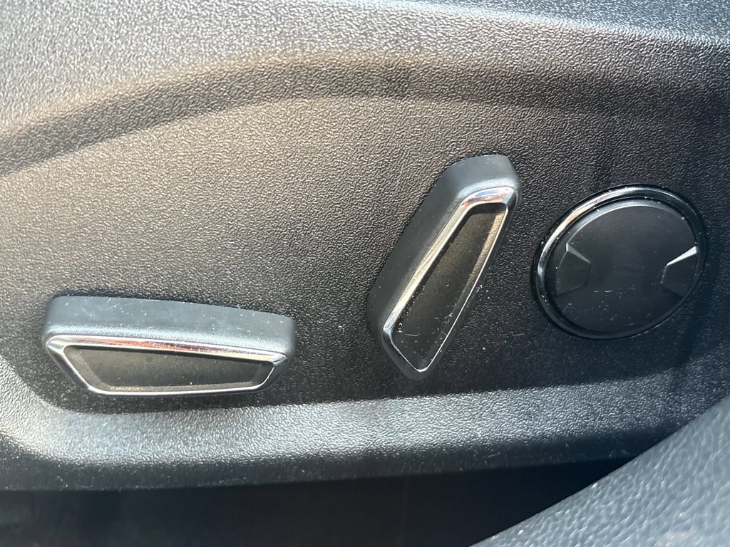 Certified 2019 Ford Fusion SE w/ Equipment Group 151A FWD image 25