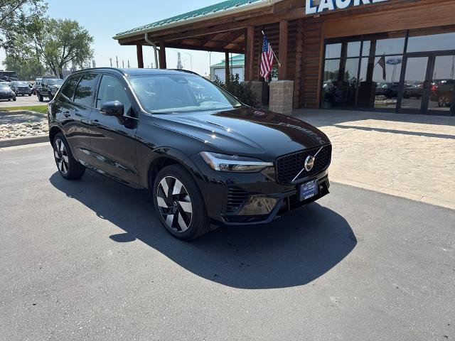 Used 2025 Volvo XC60 T8 Plus w/ Protection Package Premier AWD/4WD image 2