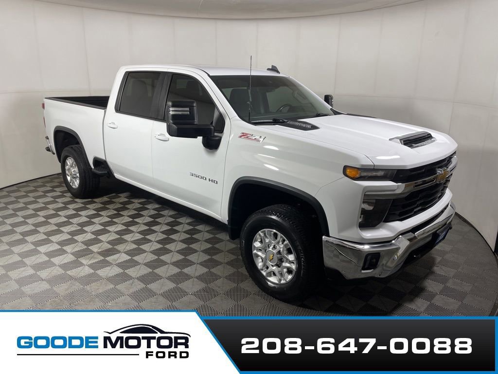Used 2024 Chevrolet Silverado 3500 LT w/ Convenience Package image 5