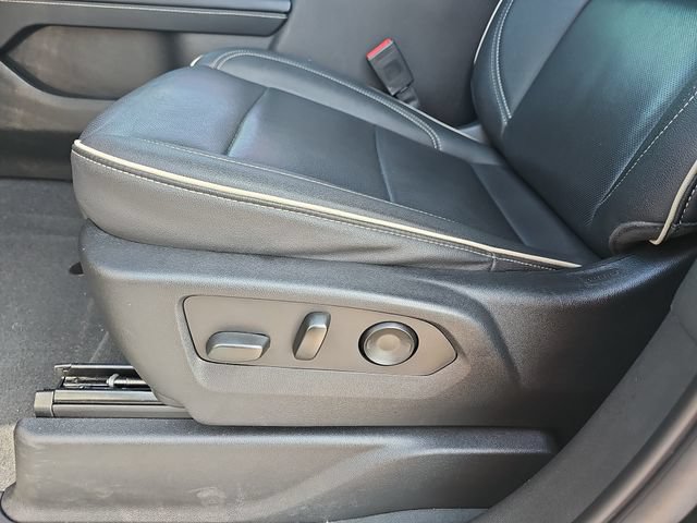 Used 2023 GMC Yukon SLT RWD image 18
