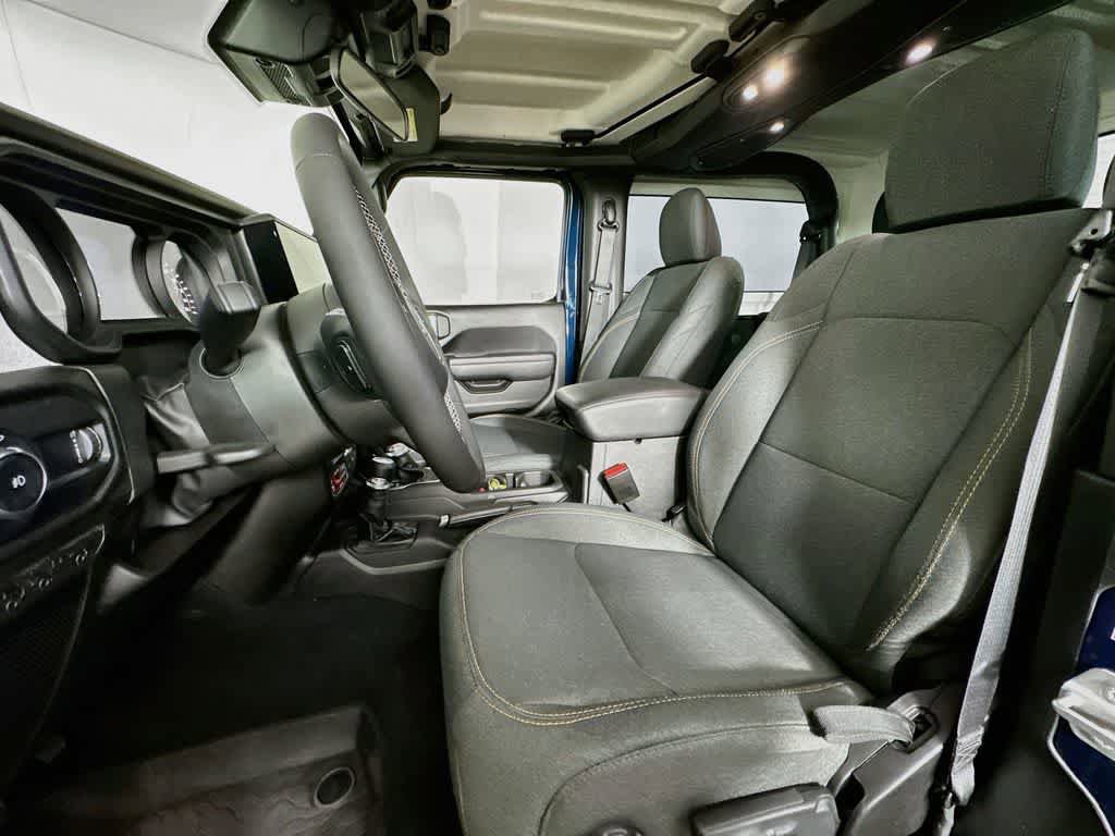 Used 2025 Jeep Wrangler Sport AWD/4WD image 12