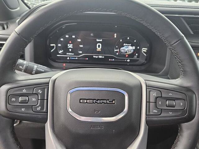 Used 2024 GMC Yukon XL Denali AWD/4WD image 24