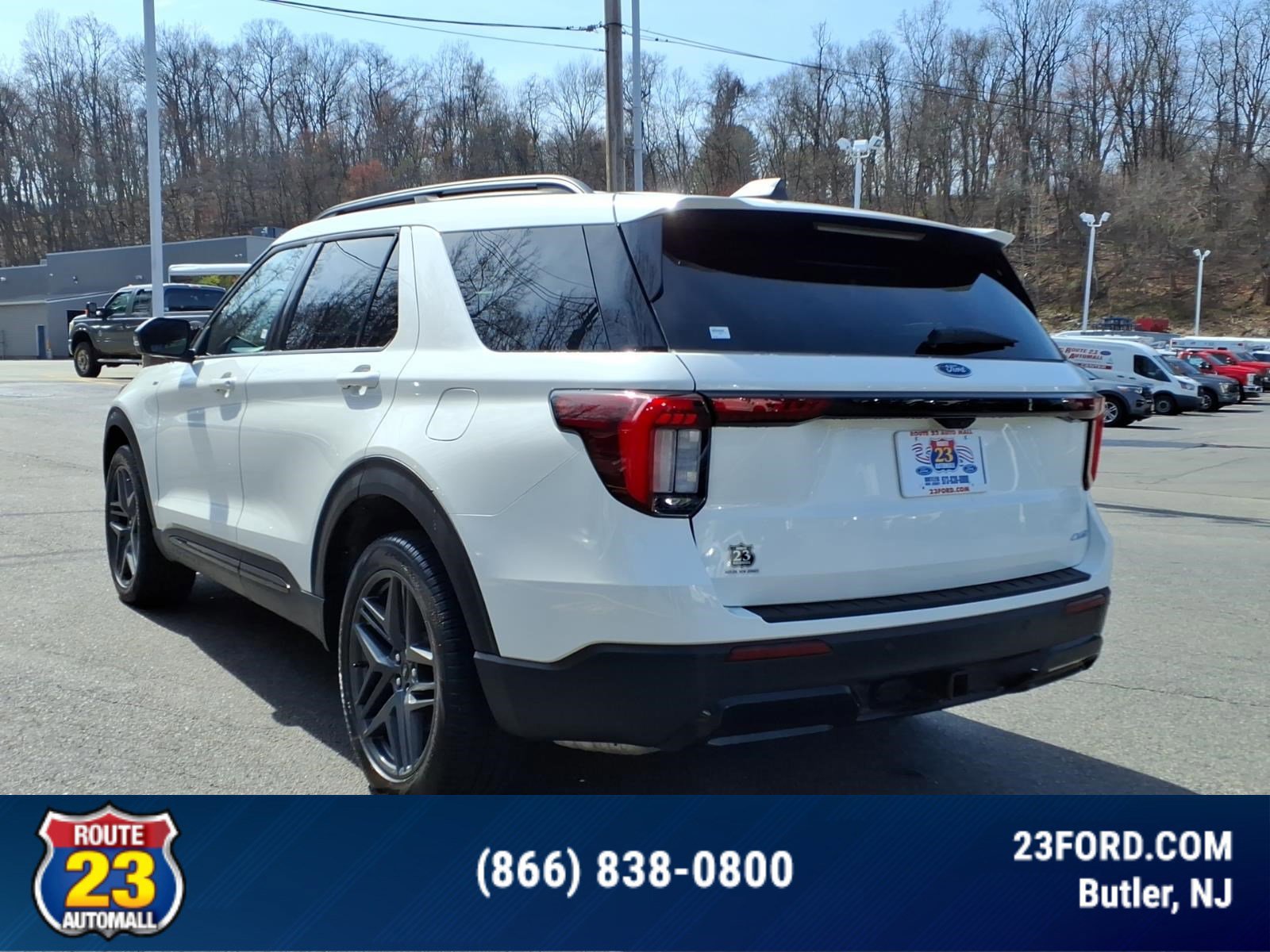 Certified 2025 Ford Explorer ST-Line w/ Premium Package AWD/4WD image 3