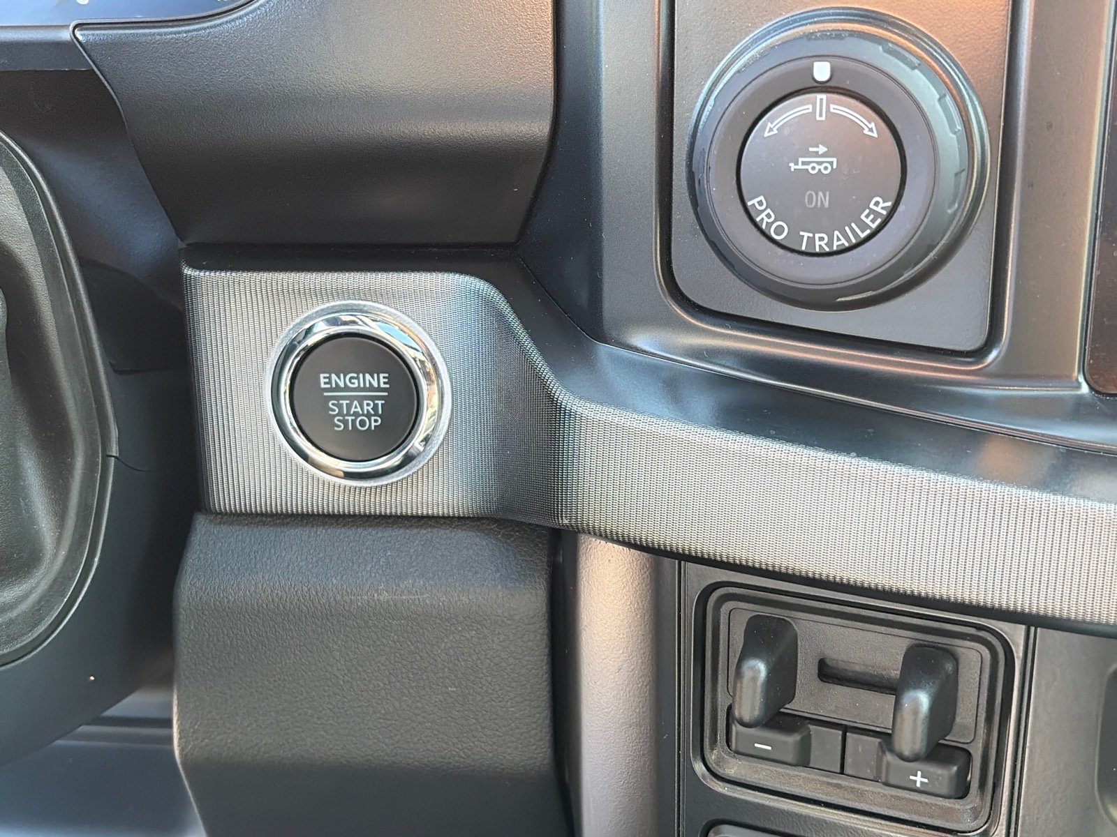 Certified 2024 Ford F250 4x4 Crew Cab Super Duty image 14