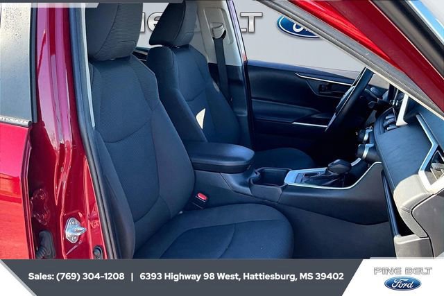 Used 2024 Toyota RAV4 LE image 8