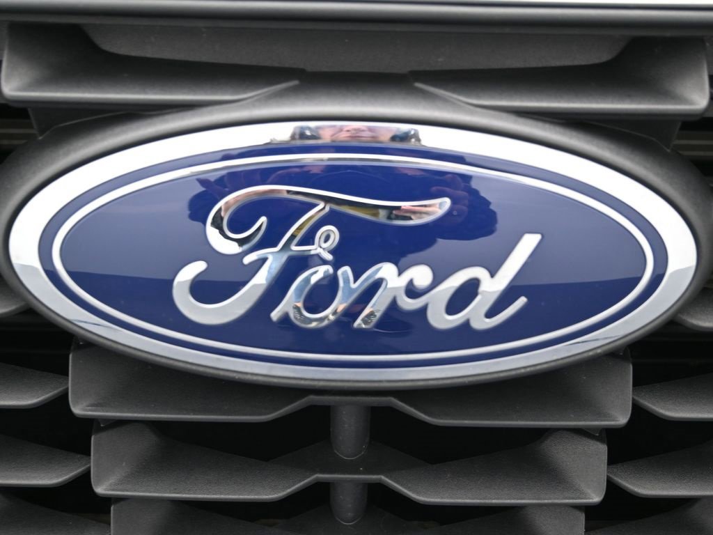 Certified 2025 Ford Escape SE w/ Class II Trailer Tow Package image 43